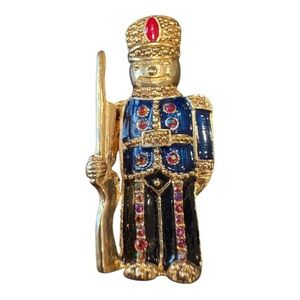 VTG Enamel Soldier Brooch w/Star Mark Red, Blue & Black Rhinestone Accent J14